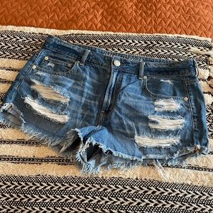 American eagle distressed tomgirl shortie short 12